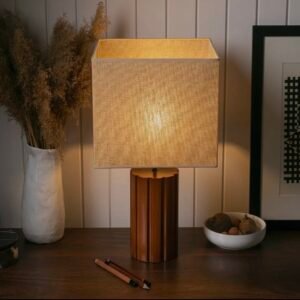 Lampe artisanale en bois et lin « Cuiaba », luminaire écoresponsable.