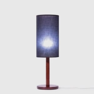 Lampe à poser en bois de pin et lin fabriquée à la main, design chic et écoresponsable, éclairage doux et durable.