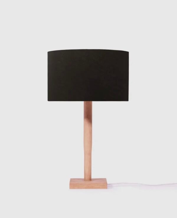 Lampe à poser en coton et bois écoresponsable – design minimaliste et fabrication artisanale.