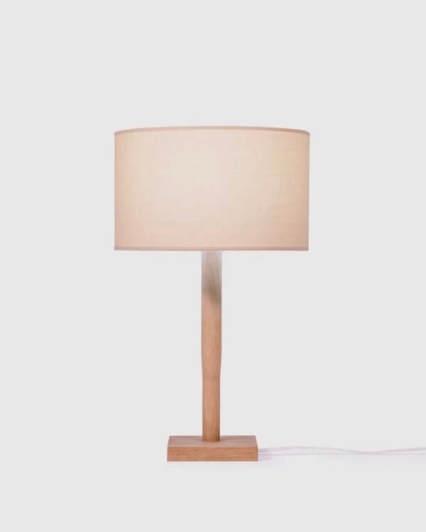 Lampe à poser en coton et bois écoresponsable – design minimaliste et fabrication artisanale.