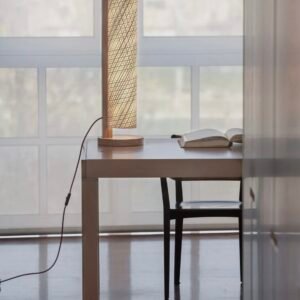 Lampe MAST en voile recyclée et chêne massif – design éthique