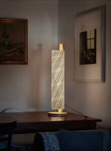 Lampe MAST en voile recyclée et chêne massif – design éthique