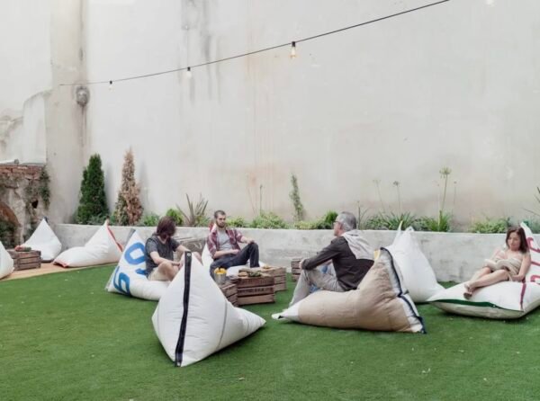 Pouf GÉNOIS en voiles recyclées – assise design écologique